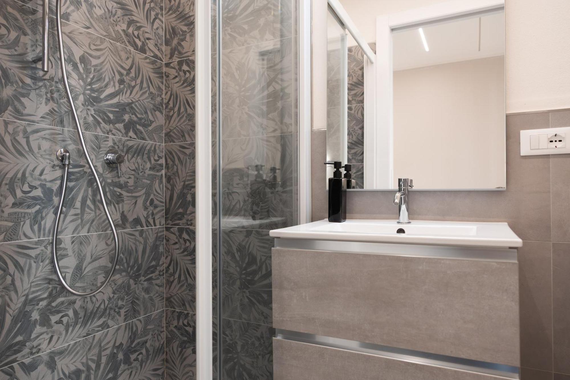 Dall'Arca Suites Bologna Station - Center - Fiera Екстериор снимка